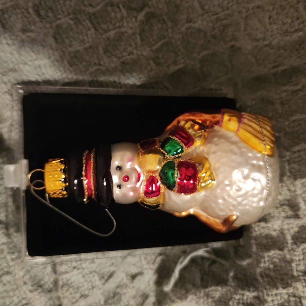 Gift boxed snowman